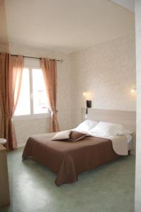 Hotels Hotel De La Plage : photos des chambres