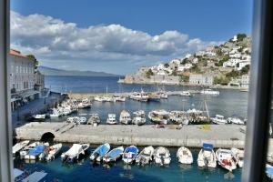 Douskos Port House Hydra Greece