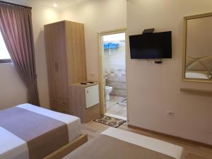 Triple Room with Private Bathroom room in Guesthouse Arben Elezi
