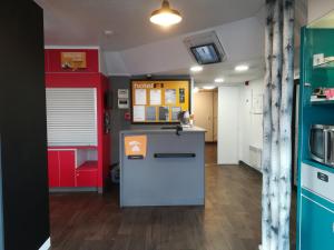 Hotels hotelF1 Avignon Centre Courtine gare TGV : photos des chambres