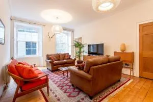 JOIVY Spacious Flat with Garden in City Centre - Edimburgo