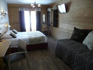 Hotels Chalet-Hotel Le Beausoleil, The Originals Relais (Hotel-Chalet de Tradition) : Chambre Quadruple