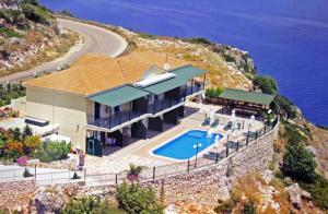 Agnantio hotel, 
Kefalonia, Greece.
The photo picture quality can be
variable. We apologize if the
quality is of an unacceptable
level.