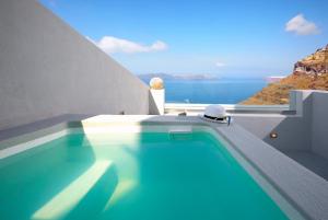 On the Cliff Suites Santorini Greece