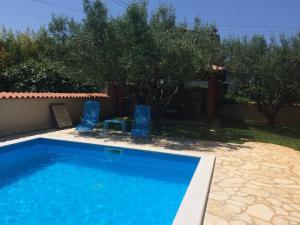 Fabris Apartments with pool and top location near sea