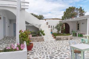 Thalassitra Village Hotel Milos Greece