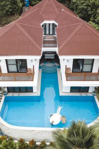 The Whitehouse by the Sea