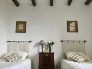 Maisons de vacances XIXe Provencal Stone House with Private Pool near Uzes : photos des chambres