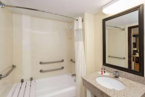 Baymont Inn & Suites by Wyndham Fort Myers I-75