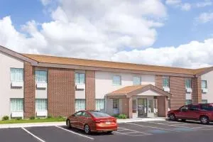 Baymont by Wyndham Beloit - Beloit