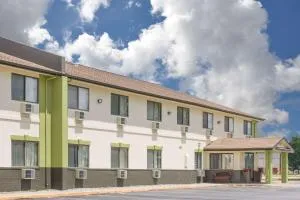 Baymont by Wyndham Ames - Ames