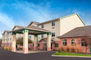 Baymont by Wyndham Galesburg - Macomb