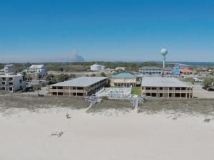 Buccaneer Inn