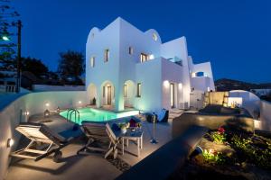 White Harmony Suites Santorini Greece