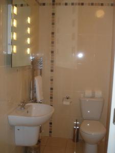 33 ArdMullen Townhouse X Davitts Guesthouse & Restaurant Kenmare