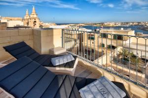 Deluxe Double Room with Sea View room in 66 Saint Paul's & Spa