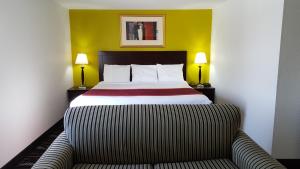 King Suite room in Horizon Inn