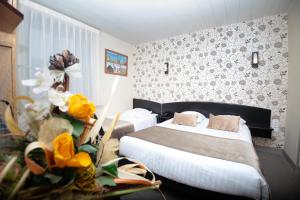 Hotels Hotel Le Bayeux : Chambre Double avec Lit Queen-Size