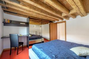 The Lions House APT4