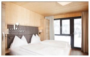 Two-Bedroom Apartment room in Das Tauernherz