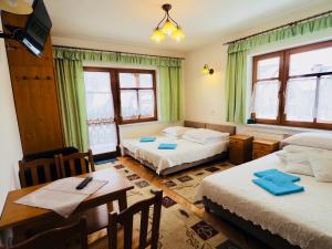 Comfort Quadruple Room with Annex room in Willa Dutka