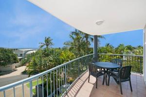 Perfectly Situated "Breezy" Apartment - 15 Belmore