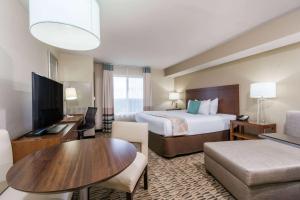 Hawthorn Suites by Wyndham Wheeling at The Highlands