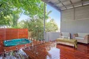 Beach Cottage Coolum Beach with Spa and Fire Table