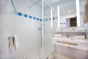 Hotels Hotel Club Le Plein Sud Vacances Bleues : photos des chambres