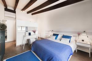 Duplex Apartment room in Victoria Site @ Mercat Central