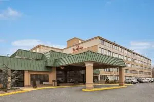 Ramada by Wyndham Rochelle Park Near Paramus - Paramus