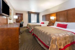 Queen Room with Two Queen Beds - Non-Smoking room in Ramada by Wyndham Mountain View