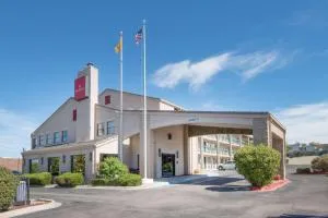Ramada by Wyndham Albuquerque Airport - Moriarty