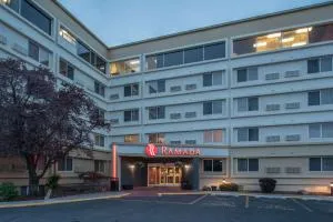 Ramada by Wyndham Downtown Spokane - Spokane