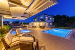 Friends and Family House - Chrani