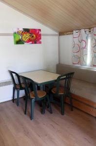 Campings Camping des Papillons : photos des chambres