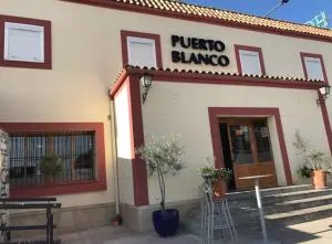 Hostal Restaurante Puerto Blanco - المادن دي لا بلاتا