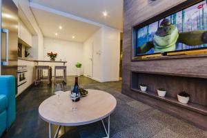 Zigzak Apartments Superior 10B