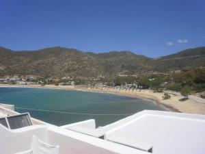 Gorgona Ios Greece