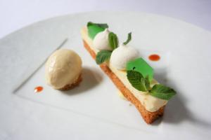 Hotels Logis - Hotel & Restaurant du Tribunal : photos des chambres