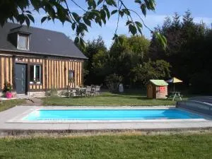 Characteristic house with heated pool - Saint-Pierre-de-Mailloc