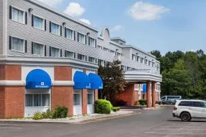Wyndham Southbury - Orange