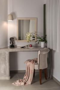 Deluxe Suite with Private Pool and Sea View room in Elements of Caldera Suites
