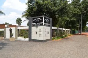 AAA Rose Garden Guesthouse - Naboomspruit