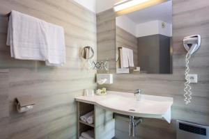 Hotels Hotel Le Chatard : photos des chambres