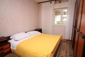 Apartment Vinisce 4892b