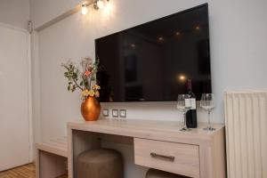 Artemis Luxury Apartment