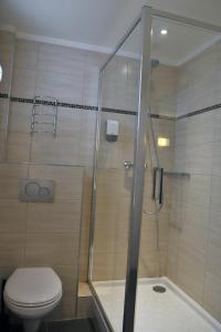 Hotels Hotel Des Quatrans : Chambre Triple