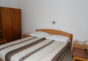 Two-Bedroom Apartment with Balcony room in Apartment Podgora 518a