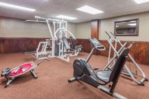 King Room - Smoking  room in Days Inn & Suites by Wyndham Lexington